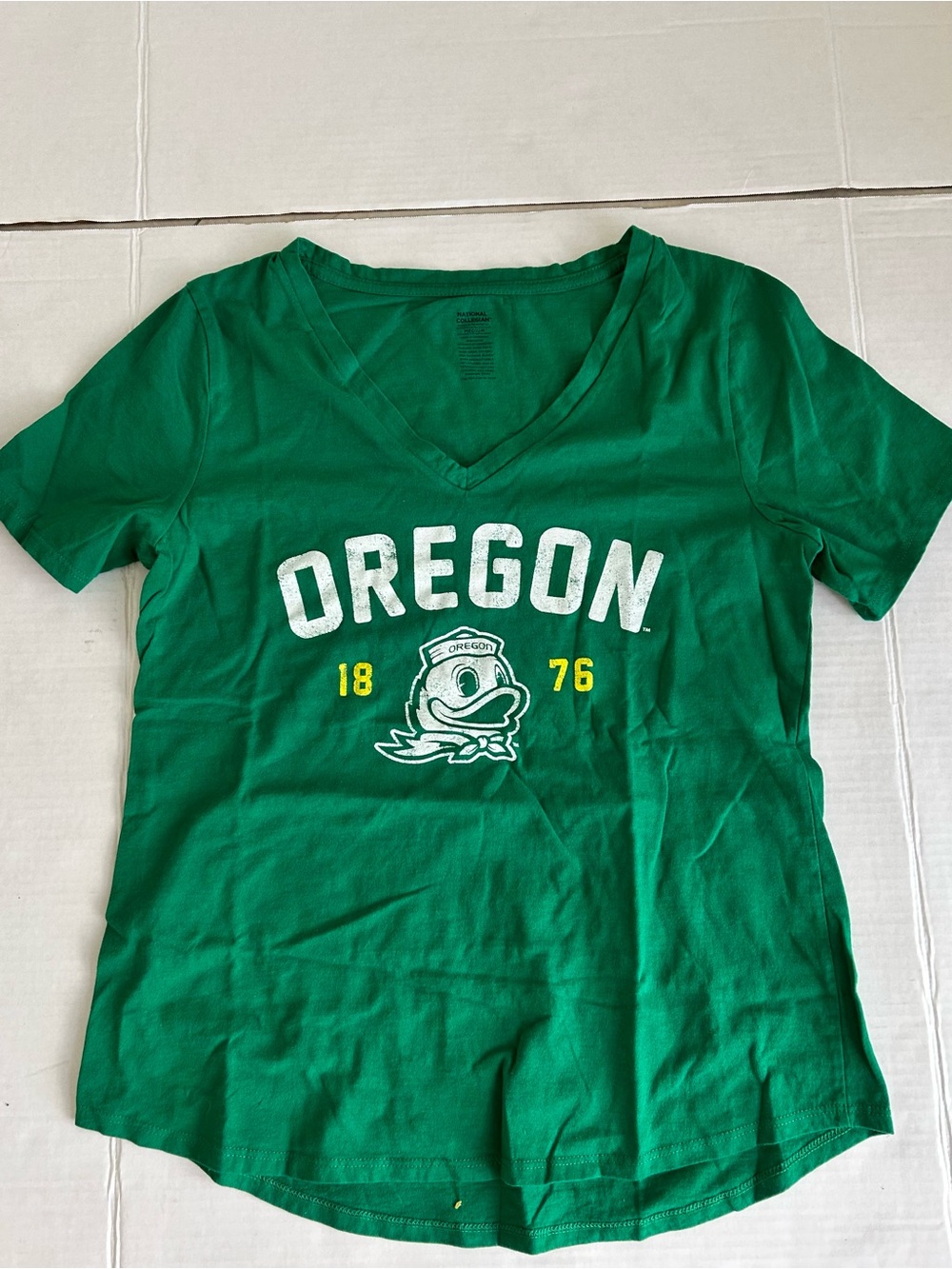 Womens Oregon Ducks Collegiate Green V-Neck Tee Duck Logo Medium
